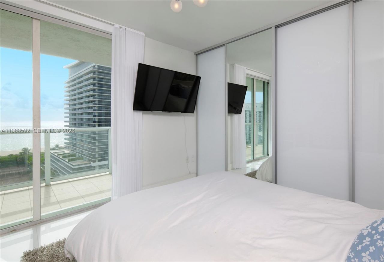 5900 Collins Ave , Unit 1401, Miami Beach, FL 33140 Photo