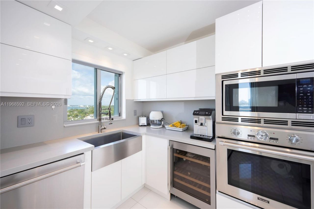5900 Collins Ave , Unit 1401, Miami Beach, FL 33140 Photo