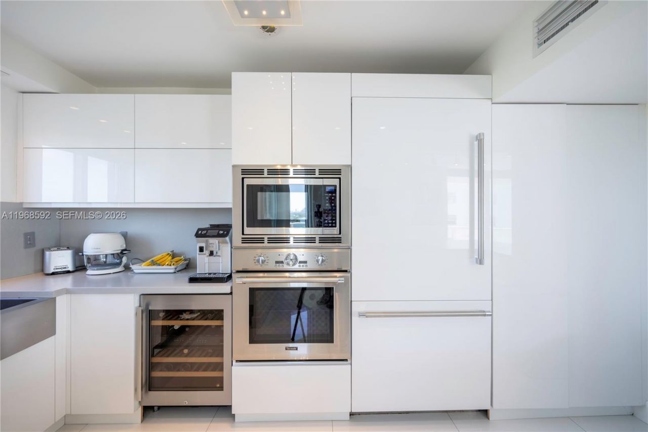 5900 Collins Ave , Unit 1401, Miami Beach, FL 33140 Photo