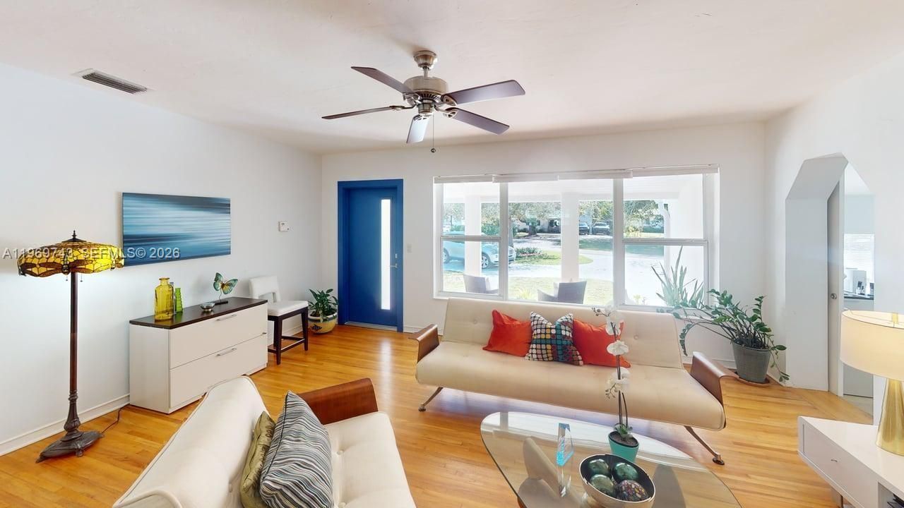 951 NE 116th St, Biscayne Park, FL 33161 Photo