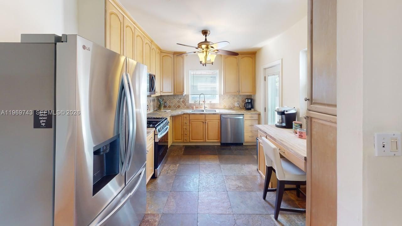 951 NE 116th St, Biscayne Park, FL 33161 Photo