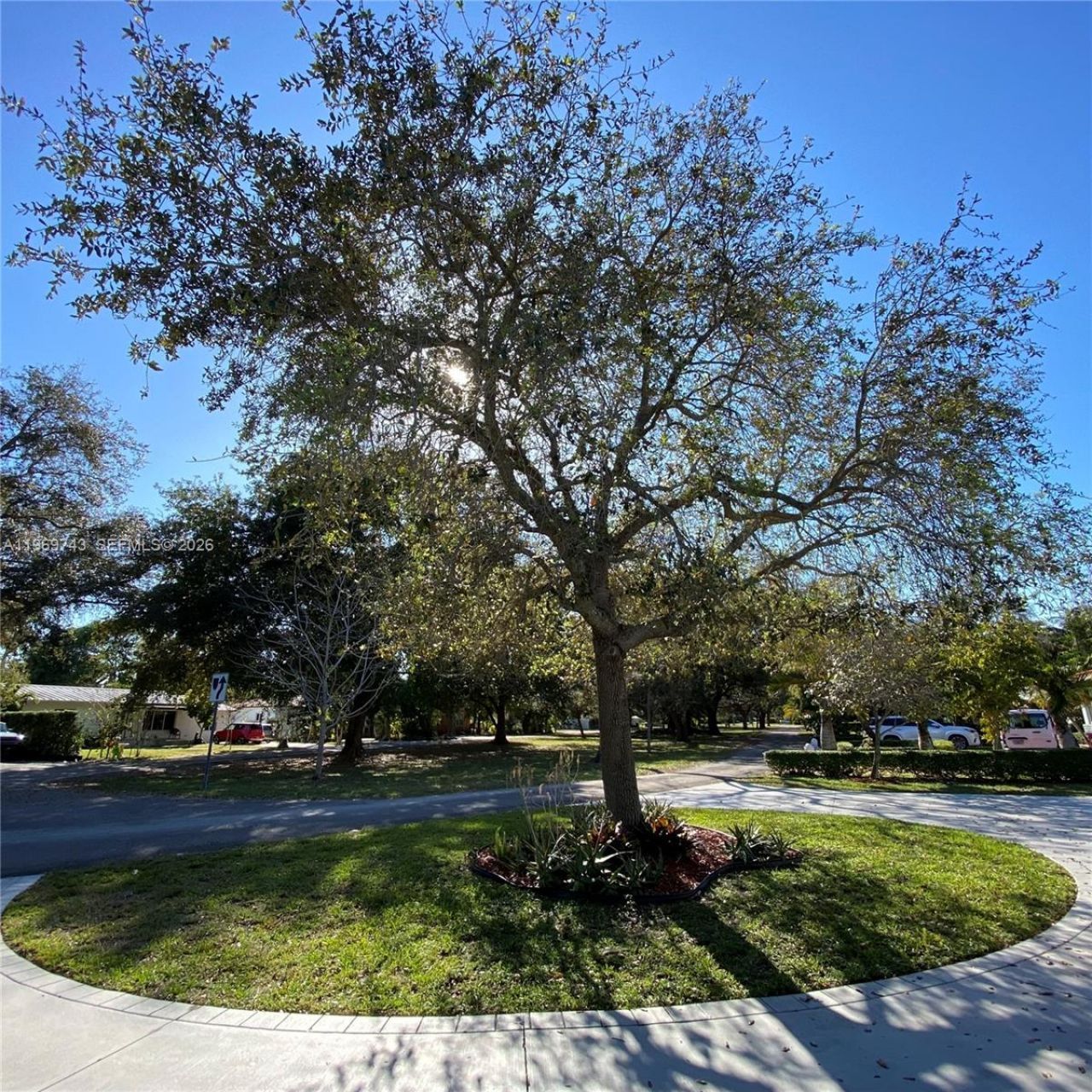 951 NE 116th St, Biscayne Park, FL 33161 Photo