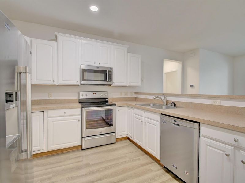 379 Southwind Lane, Ludlow, KY 41016 Photo 4