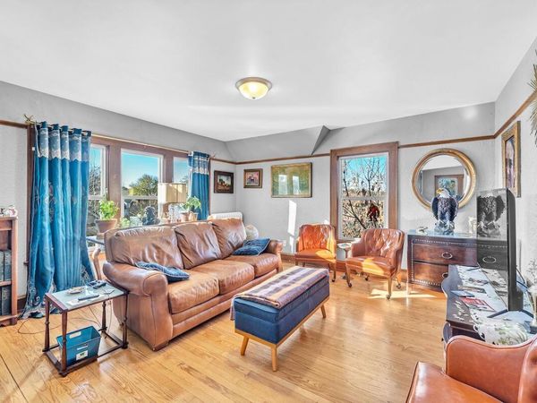 6526 W North AVENUE, Wauwatosa, WI 53213