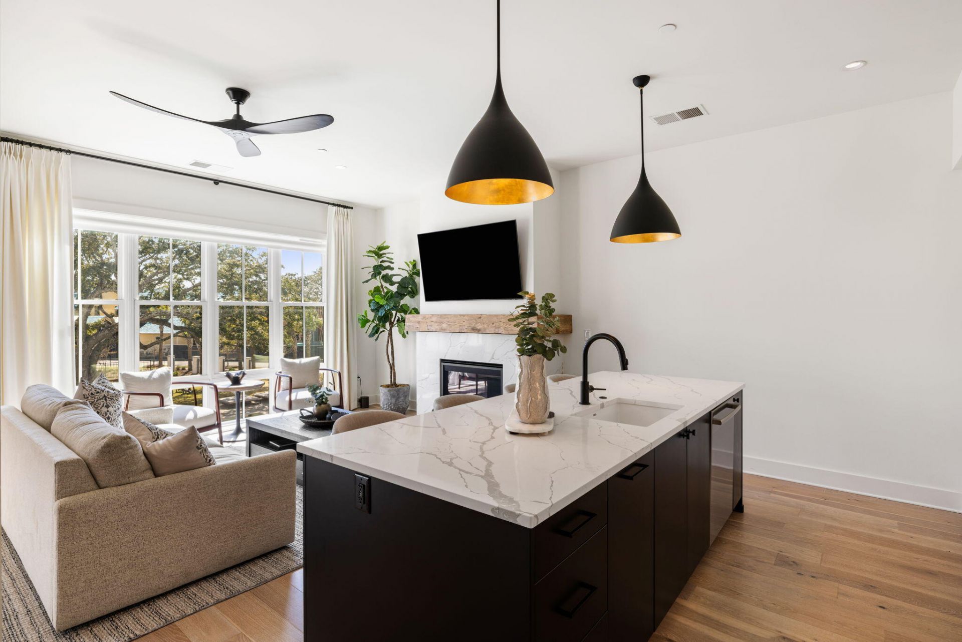 508 Helmsman Street Photo 12