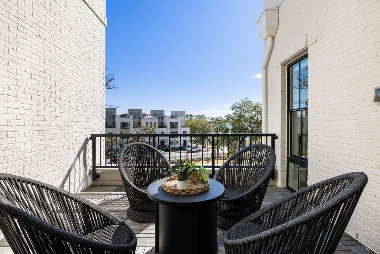 508 Helmsman Street Photo 21