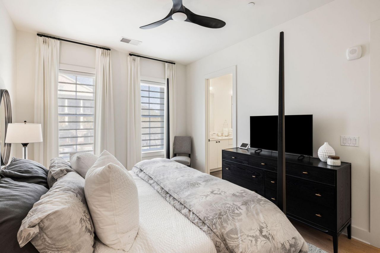 508 Helmsman Street Photo 23