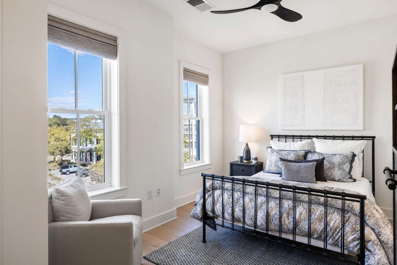 508 Helmsman Street Photo 26