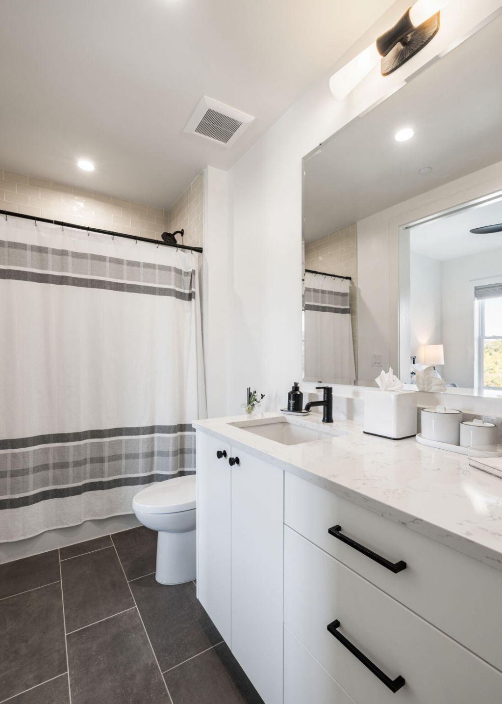 508 Helmsman Street Photo 28