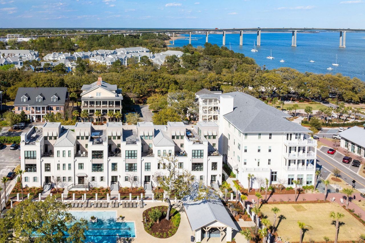 508 Helmsman Street Photo 34