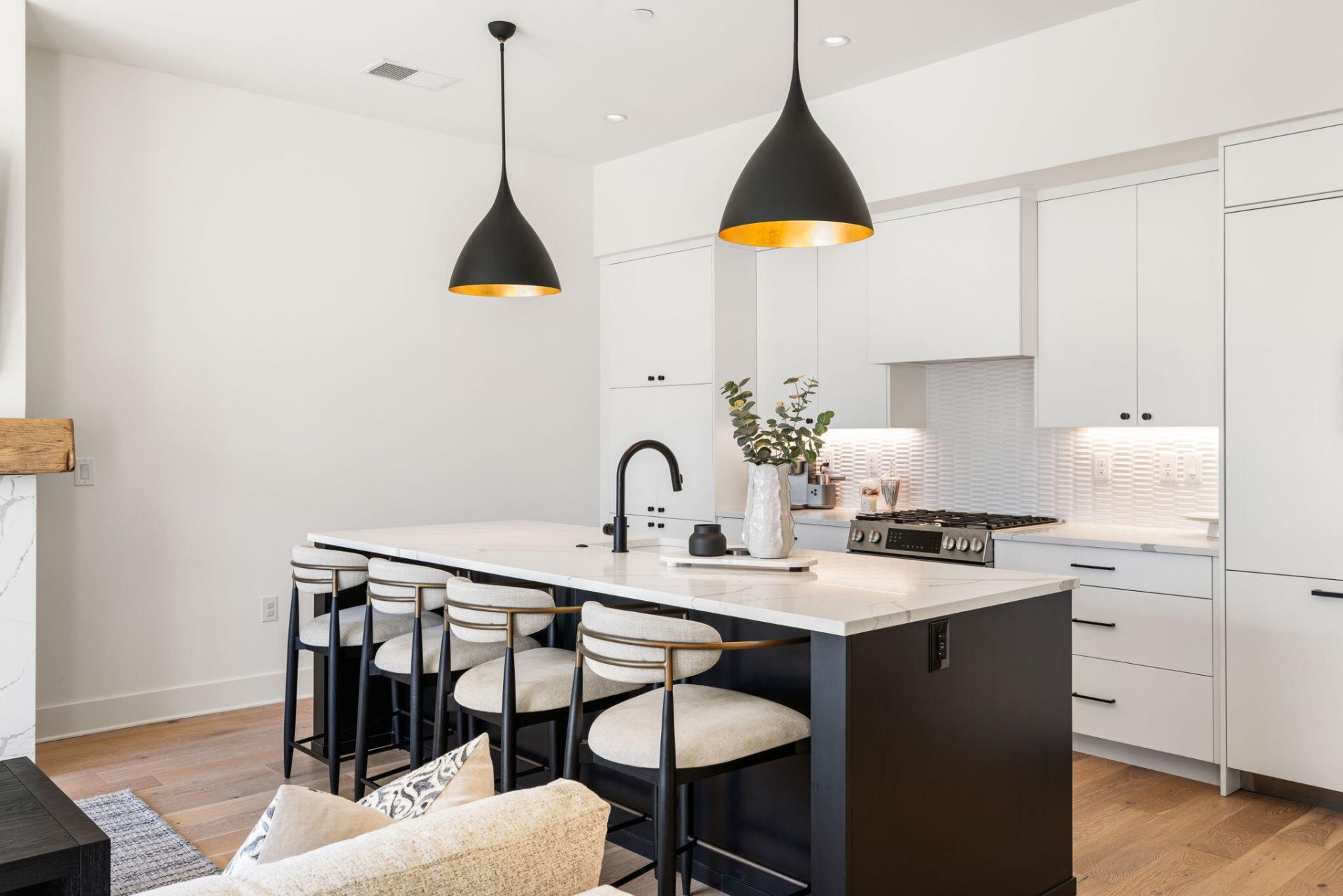 508 Helmsman Street Photo 4