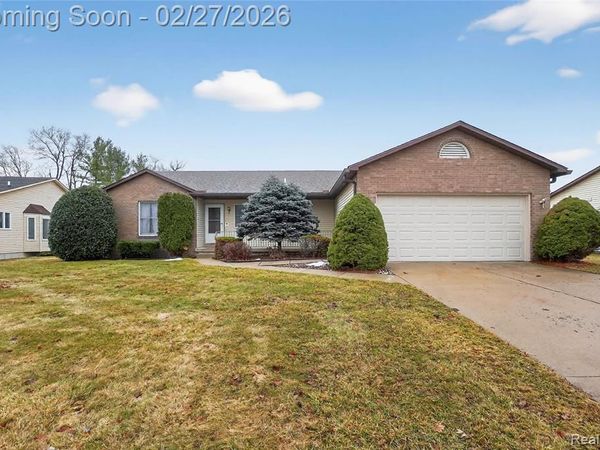7479 Country Meadow Drive, Swartz Creek, MI 48473