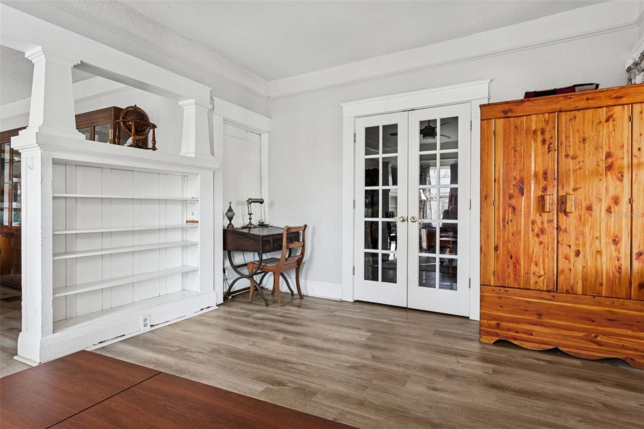 1018 E Columbus Drive , Tampa, FL 33605 Photo