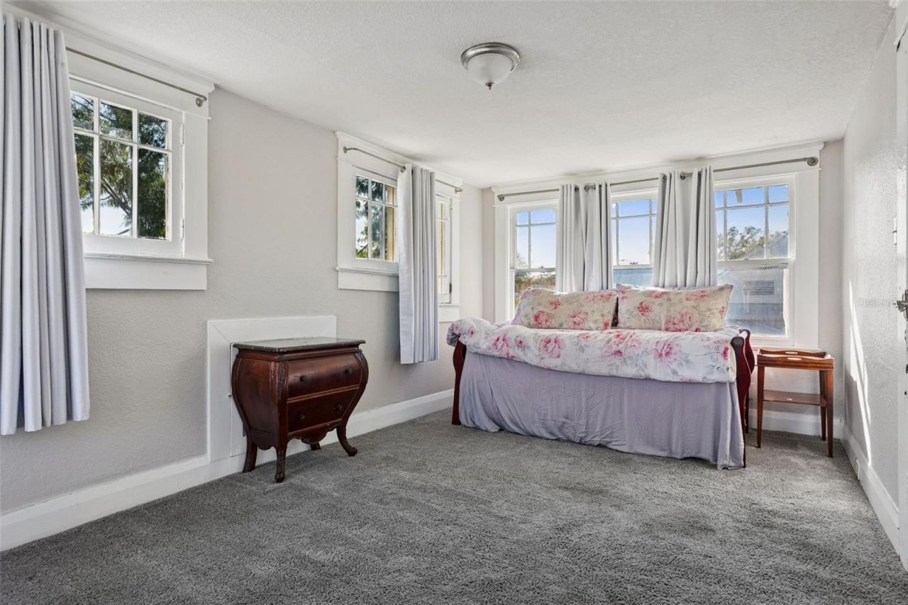 1018 E Columbus Drive, Tampa, FL 33605 Photo