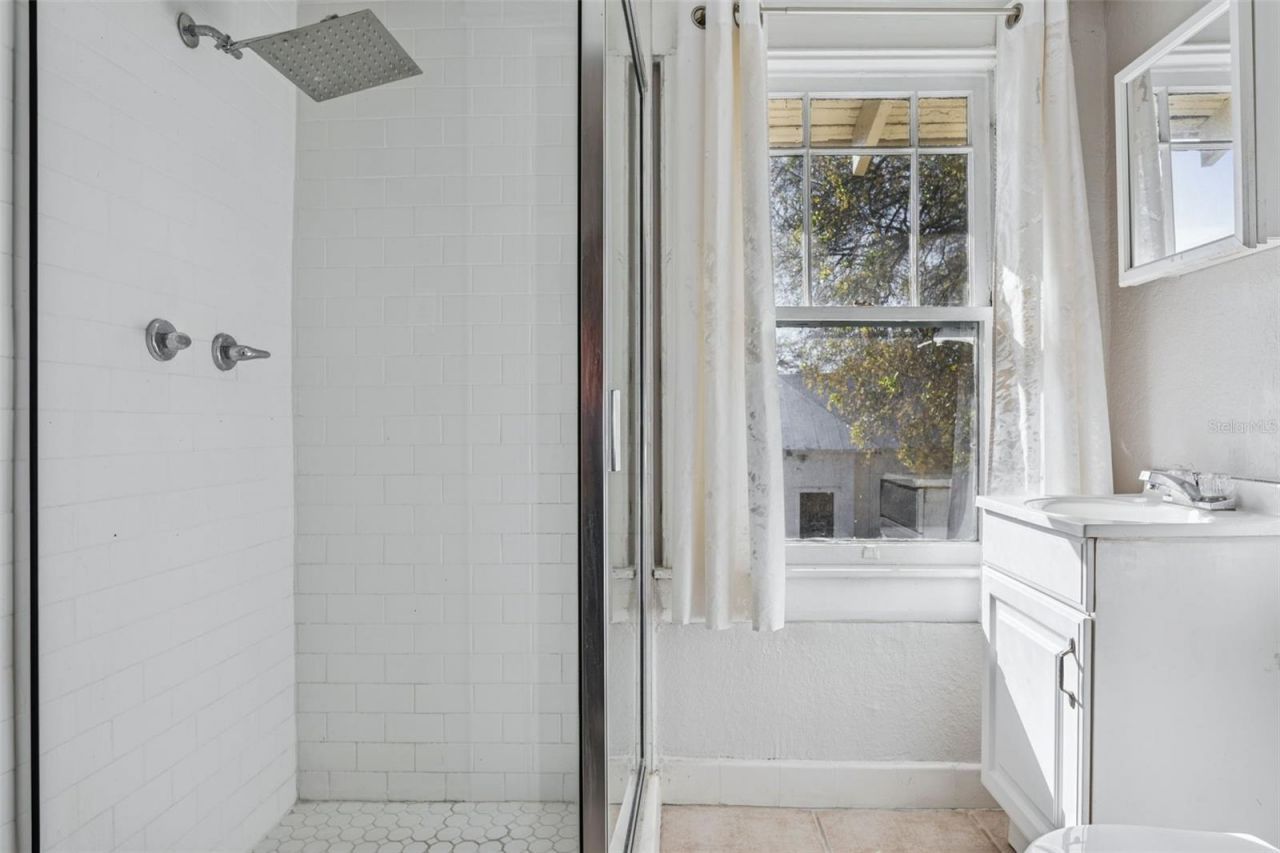 1018 E Columbus Drive , Tampa, FL 33605 Photo