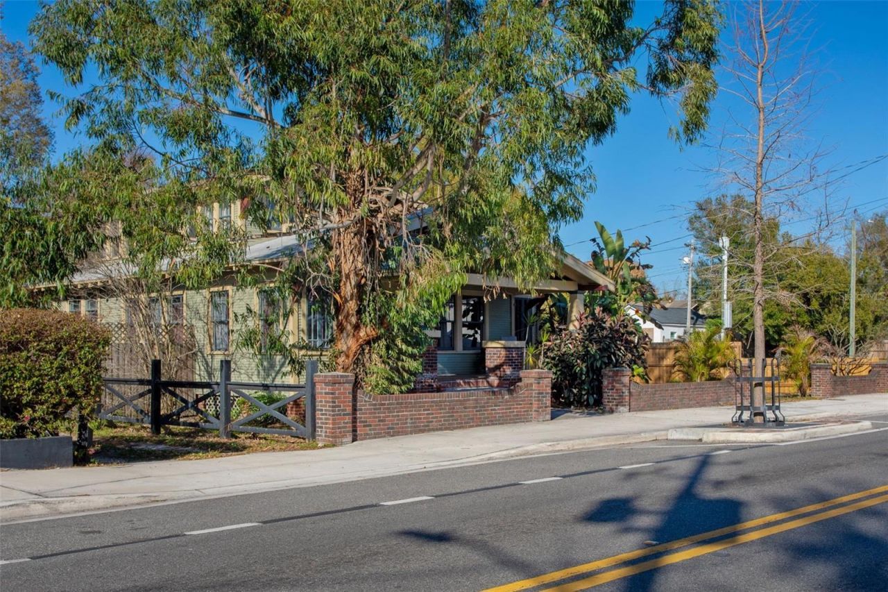 1018 E Columbus Drive , Tampa, FL 33605 Photo