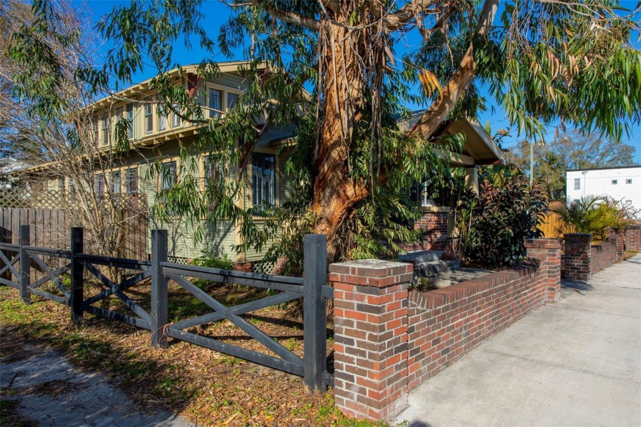 1018 E Columbus Drive , Tampa, FL 33605 Photo