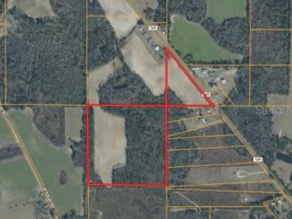 3835 PEANUT ROAD, COTTONDALE, FL 32431