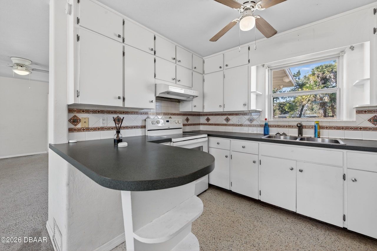 123 W Ocean Avenue, Edgewater, FL 32132 Photo