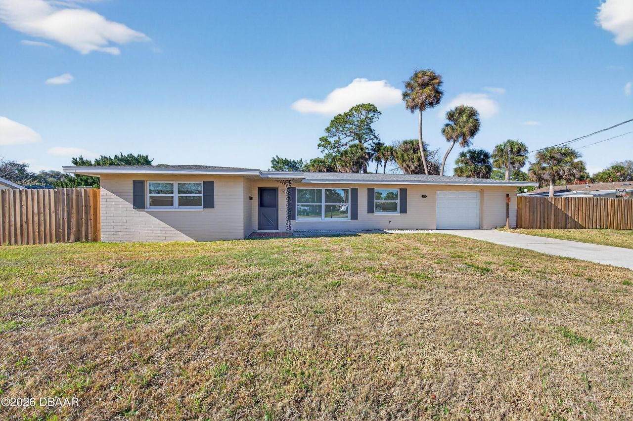 123 W Ocean Avenue, Edgewater, FL 32132 Photo