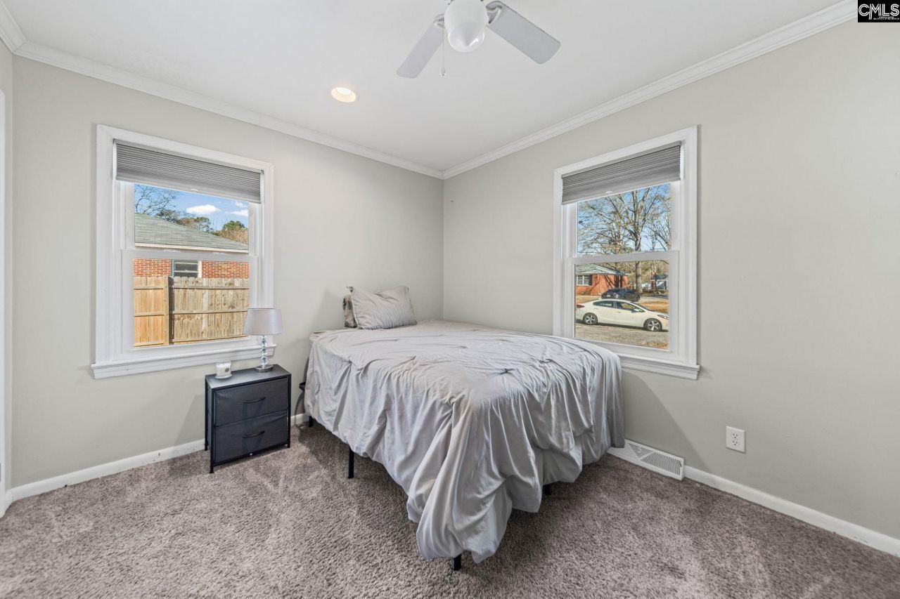 111 Berry Street Photo 17