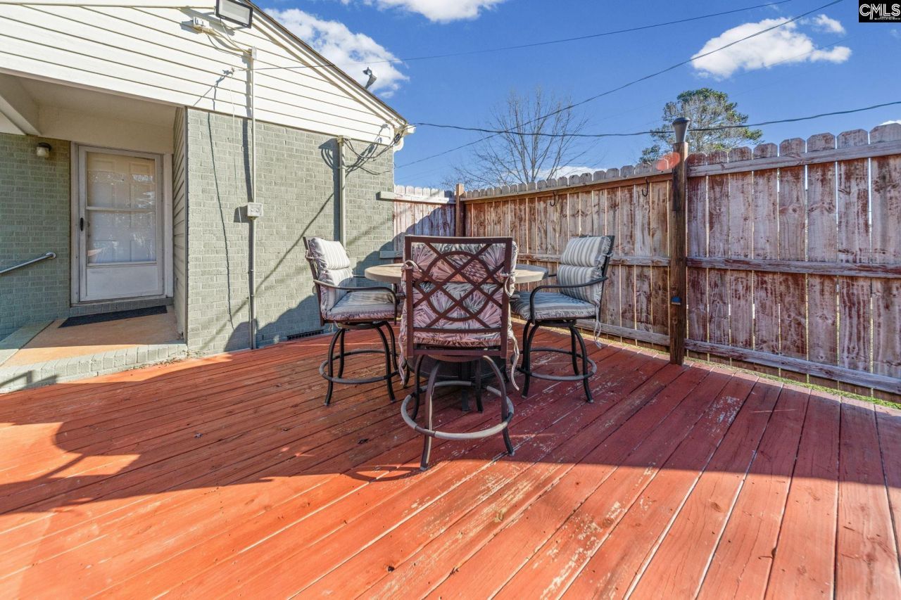 111 Berry Street Photo 21