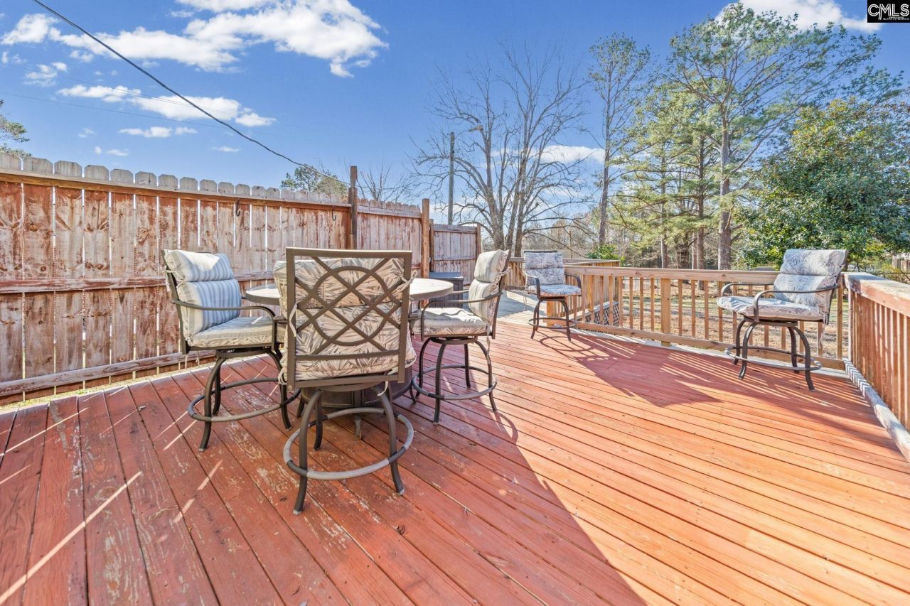 111 Berry Street Photo 23