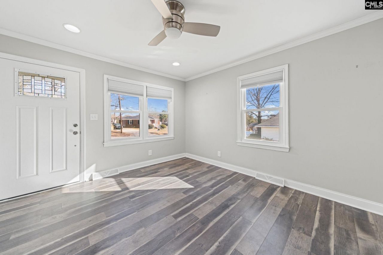 111 Berry Street Photo 4