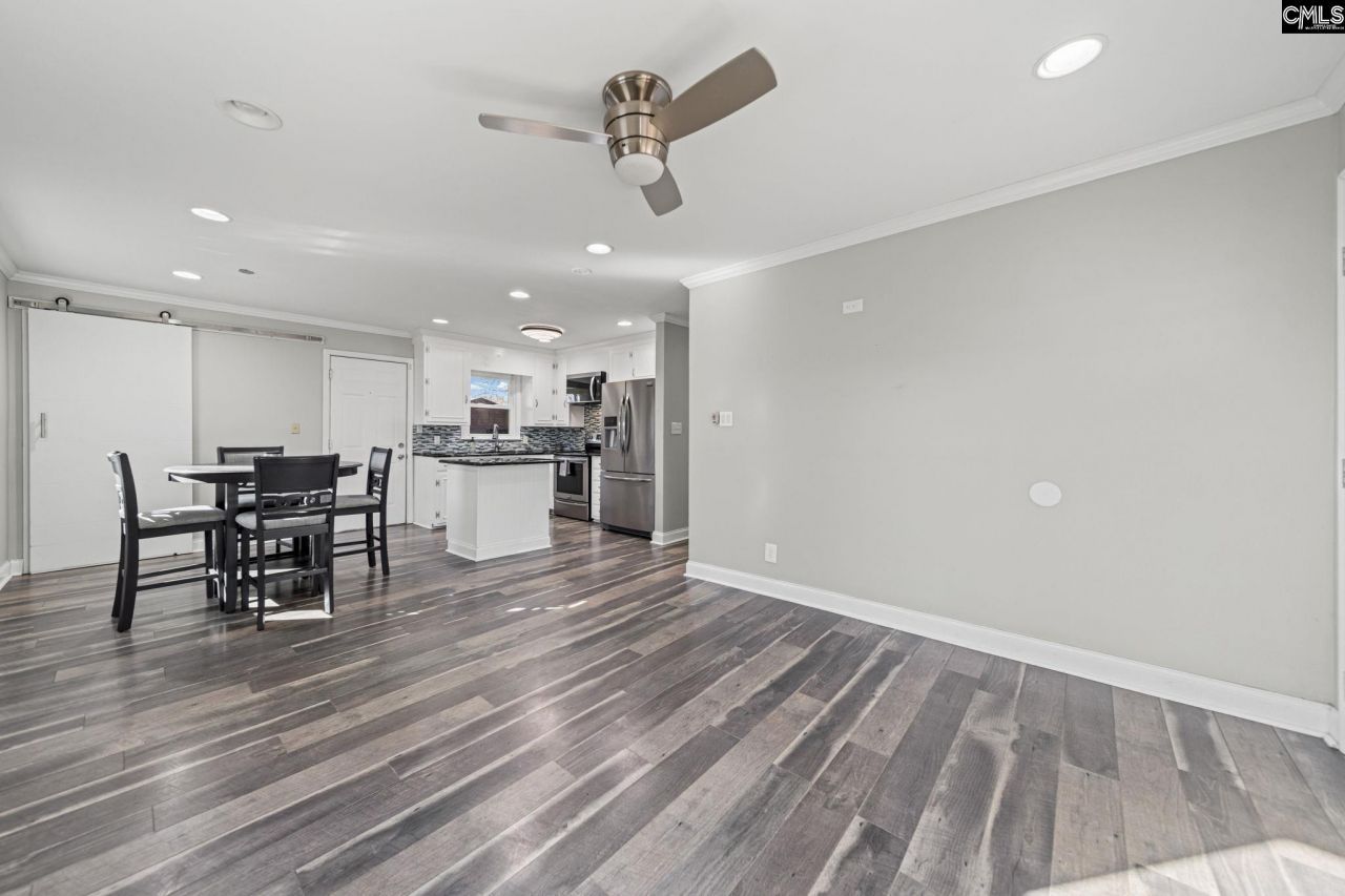 111 Berry Street Photo 5