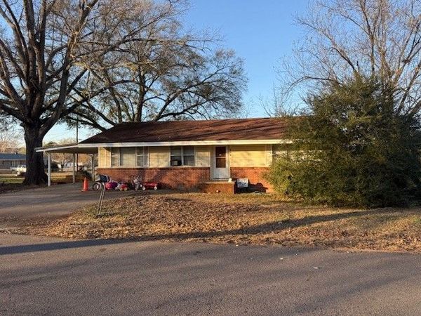 206 Cotton Street , Paris, AR 72855