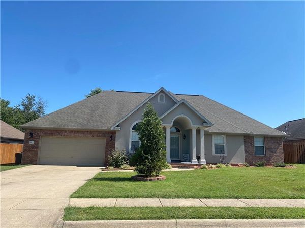 1903 W Countryside Lane, Rogers, AR 72758
