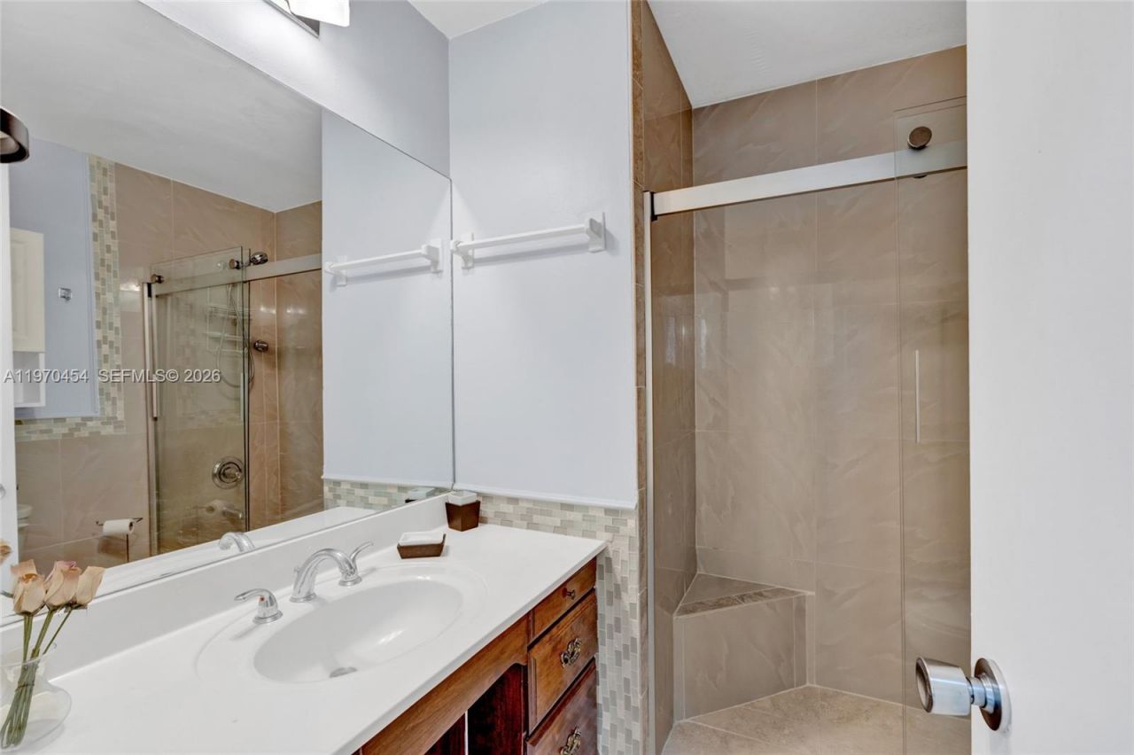 7400 W 20th Ave, Unit 402, Hialeah, FL 33016 Photo