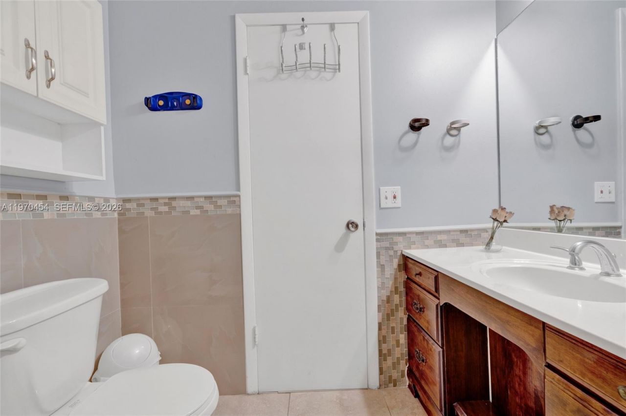 7400 W 20th Ave, Unit 402, Hialeah, FL 33016 Photo