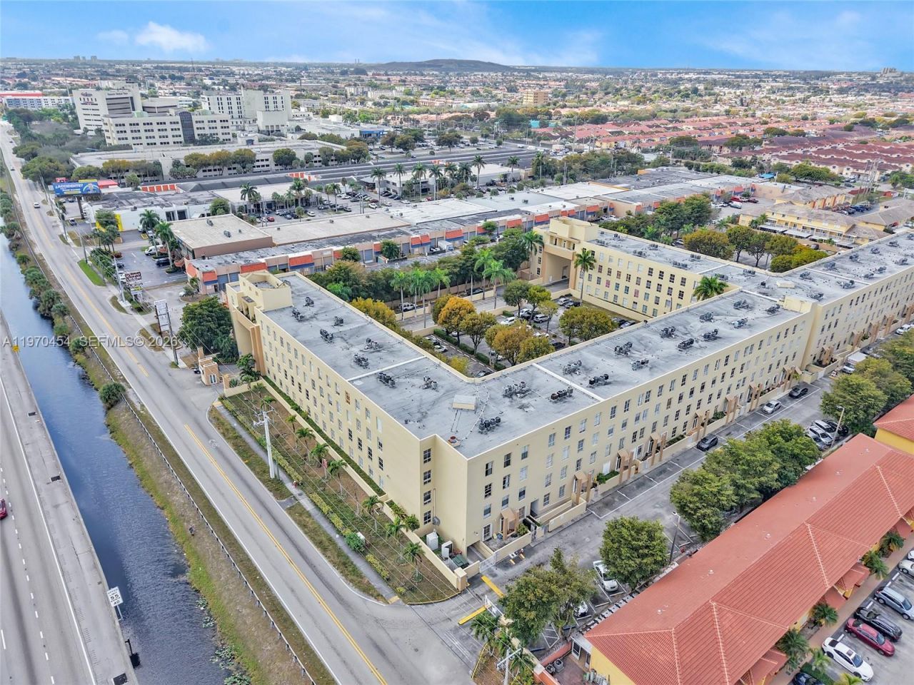 7400 W 20th Ave, Unit 402, Hialeah, FL 33016 Photo