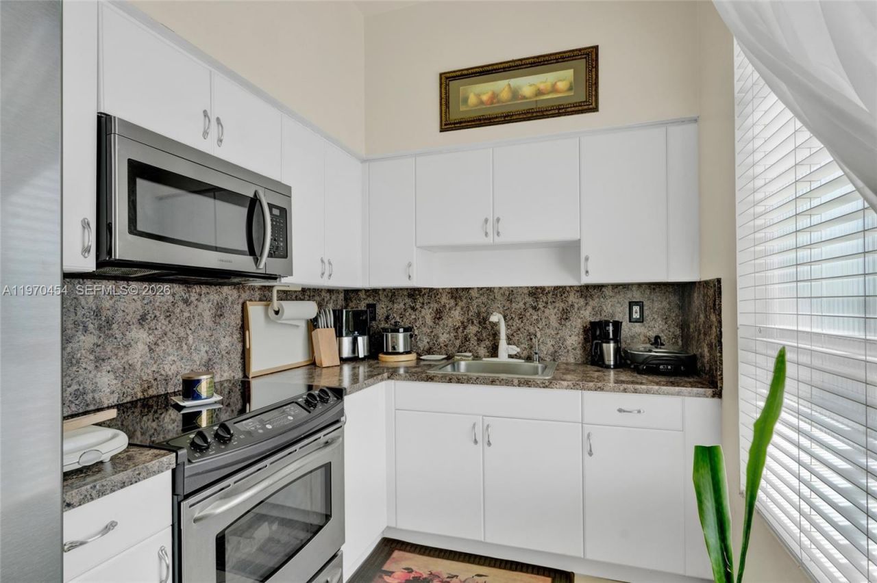 7400 W 20th Ave, Unit 402, Hialeah, FL 33016 Photo