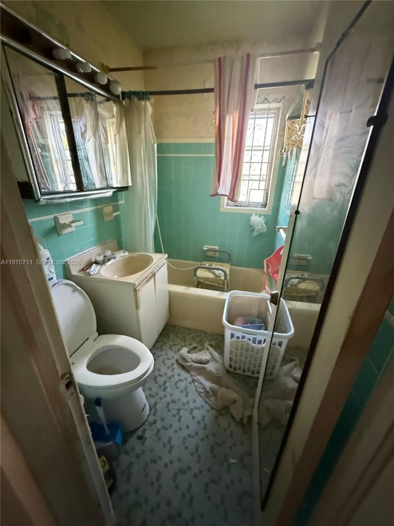 521 NW 189th Ter, Miami Gardens, FL 33169 Photo