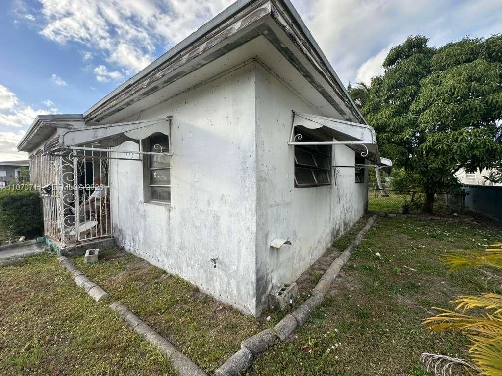 521 NW 189th Ter, Miami Gardens, FL 33169 Photo