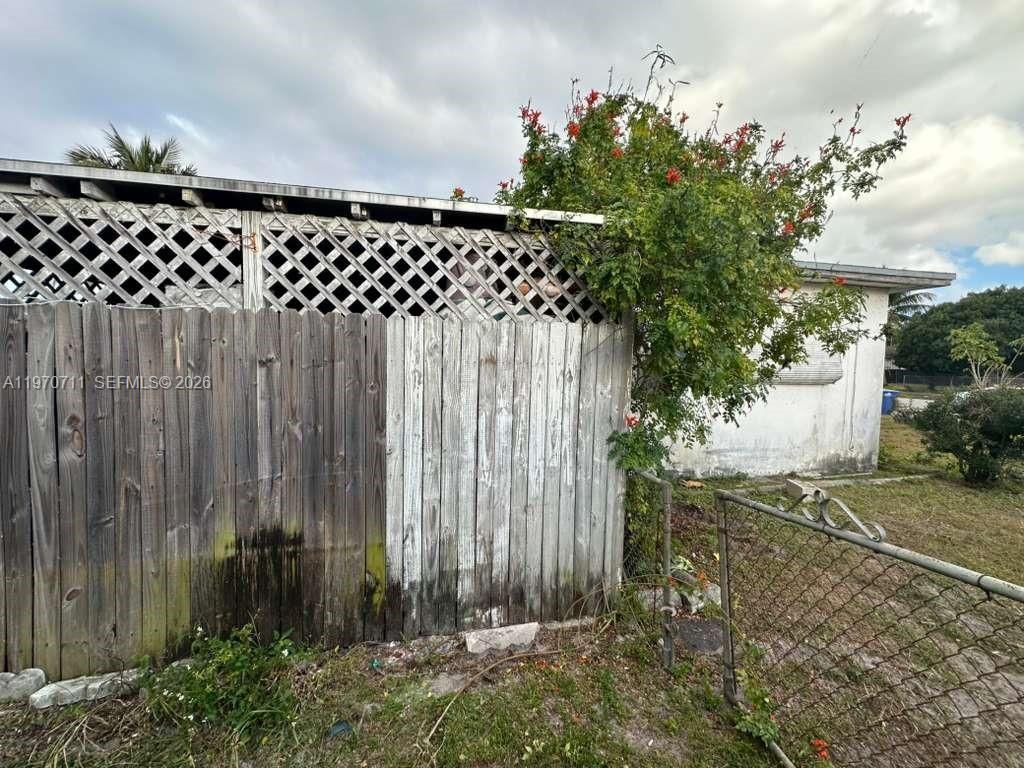 521 NW 189th Ter, Miami Gardens, FL 33169 Photo