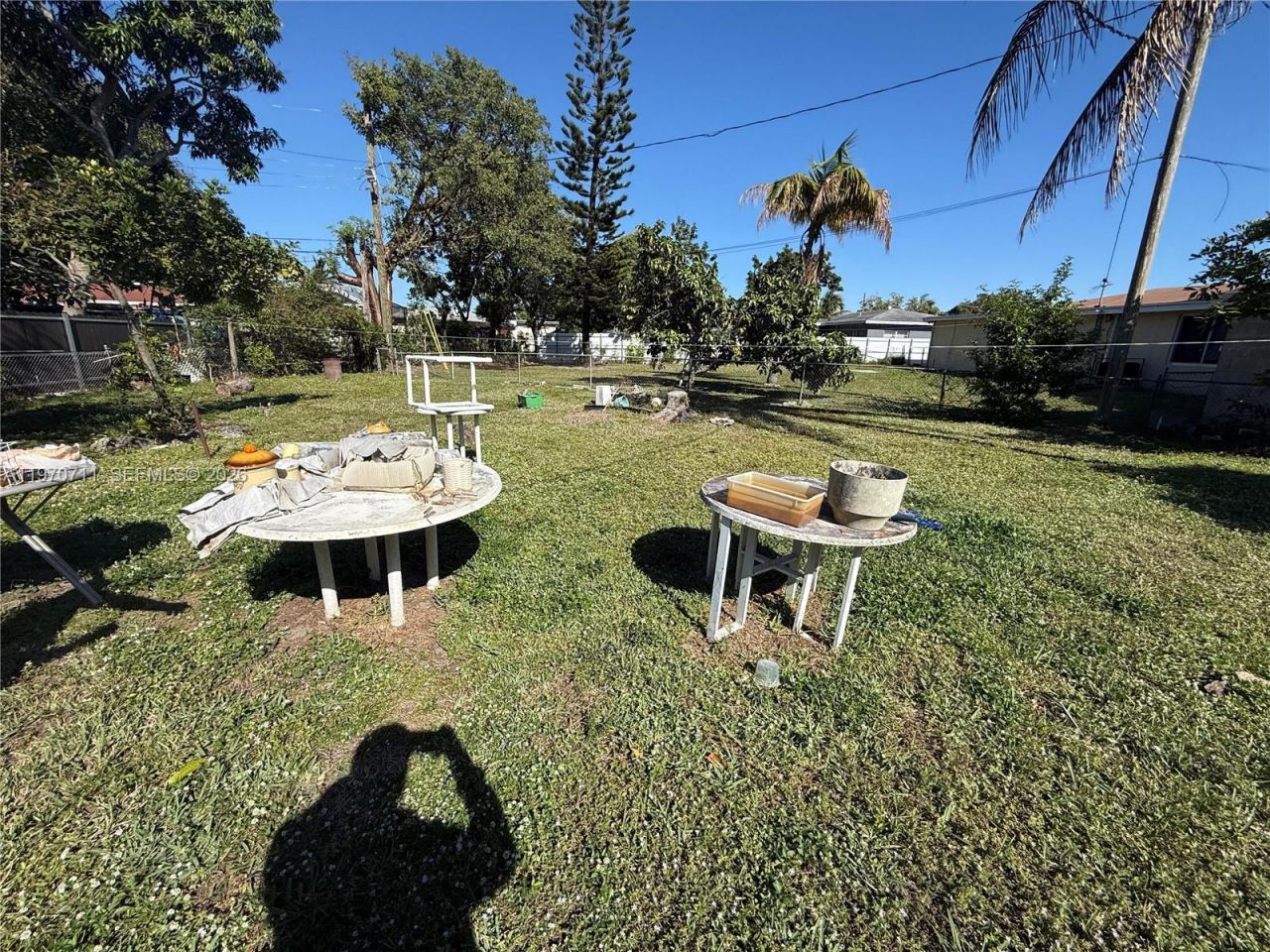 521 NW 189th Ter, Miami Gardens, FL 33169 Photo