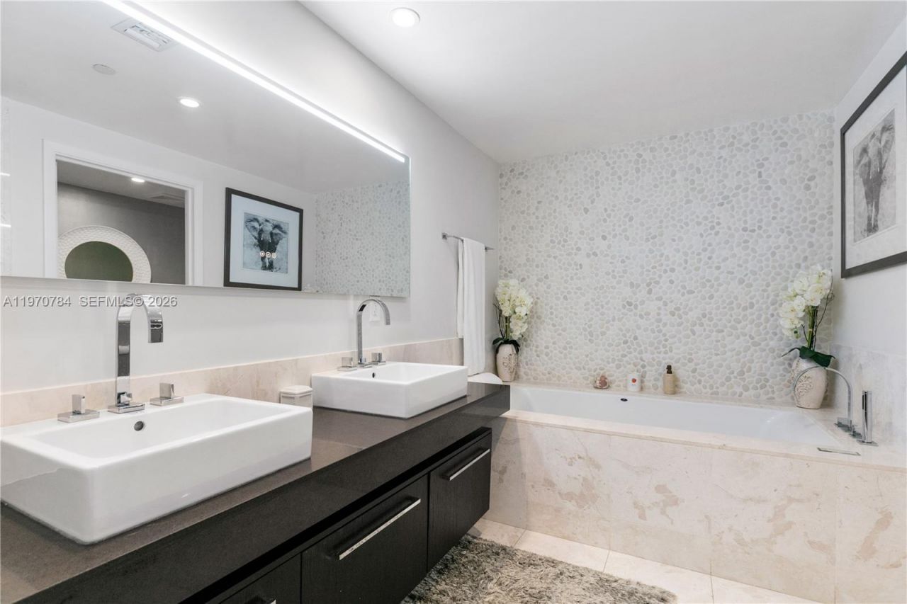 17121 Collins Ave , Unit 2905, Sunny Isles Beach, FL 33160 Photo