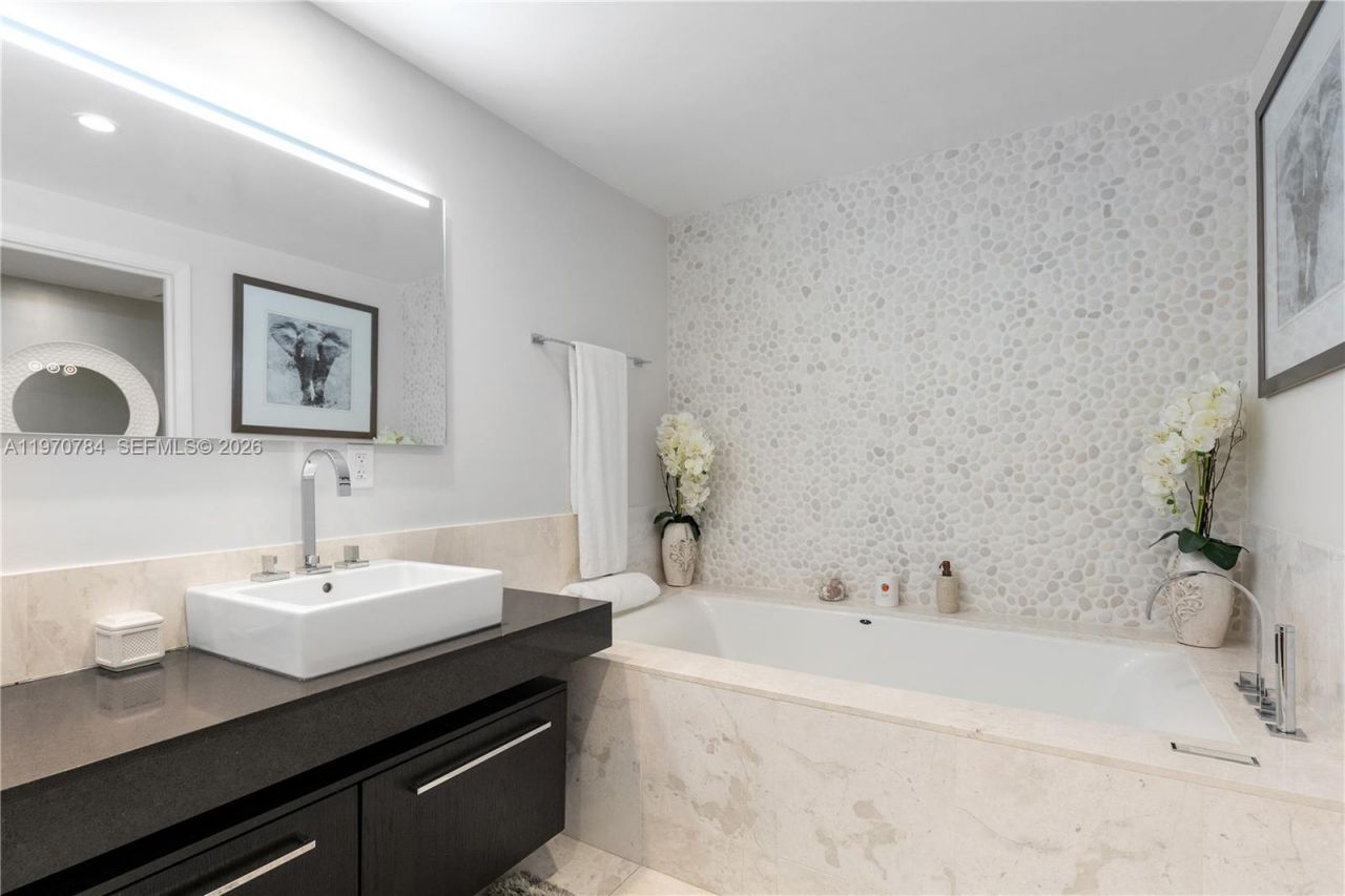 17121 Collins Ave , Unit 2905, Sunny Isles Beach, FL 33160 Photo