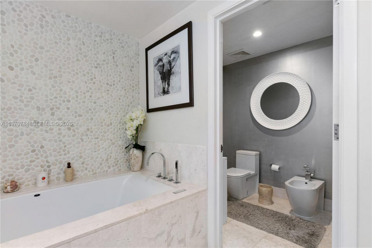 17121 Collins Ave , Unit 2905, Sunny Isles Beach, FL 33160 Photo