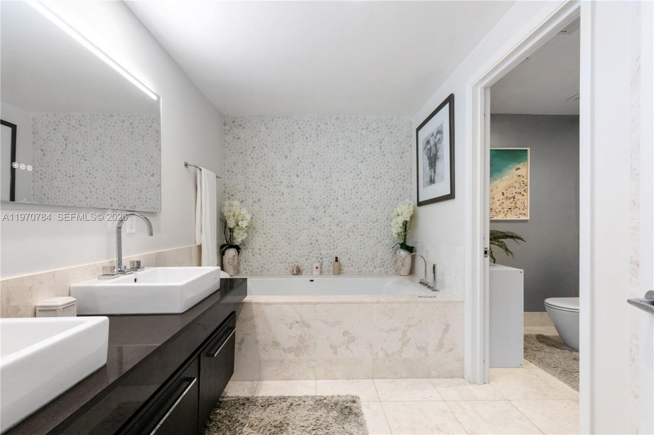 17121 Collins Ave , Unit 2905, Sunny Isles Beach, FL 33160 Photo