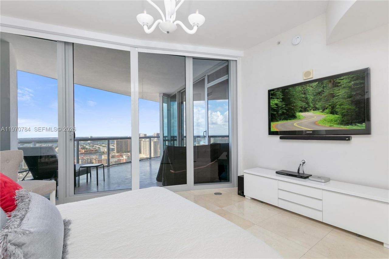 17121 Collins Ave , Unit 2905, Sunny Isles Beach, FL 33160 Photo