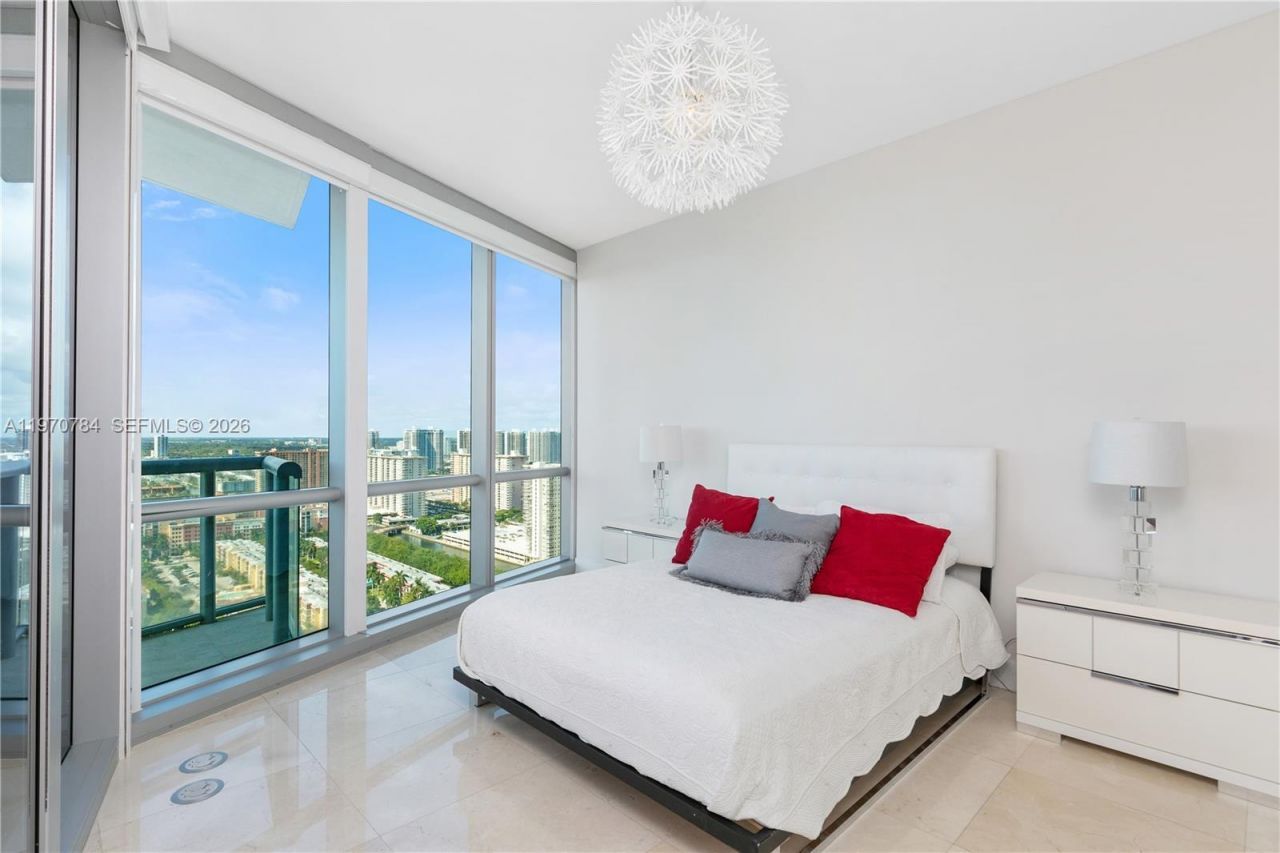 17121 Collins Ave , Unit 2905, Sunny Isles Beach, FL 33160 Photo