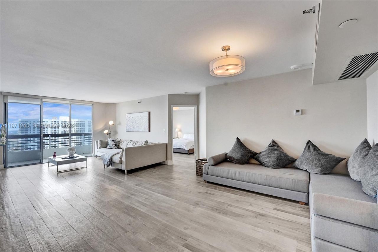 19101 NE 36th Ct , Unit 3002, Aventura, FL 33180 Photo