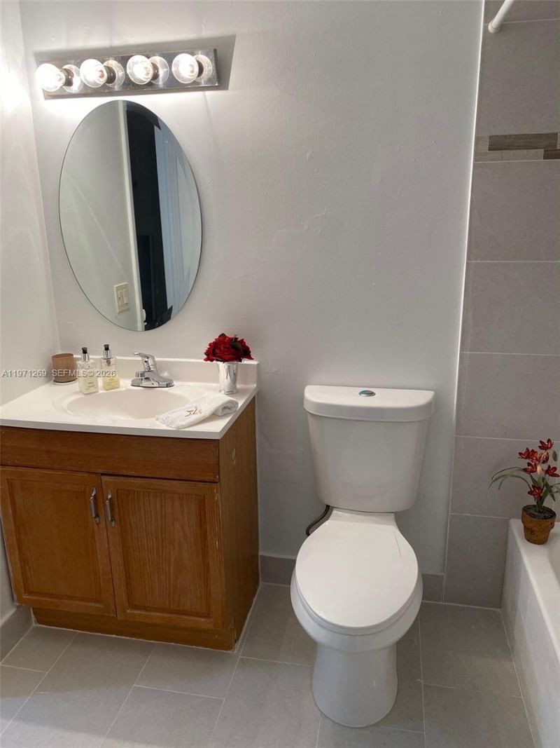 13120 SW 92nd Ave , Unit B-414, Miami, FL 33176 Photo