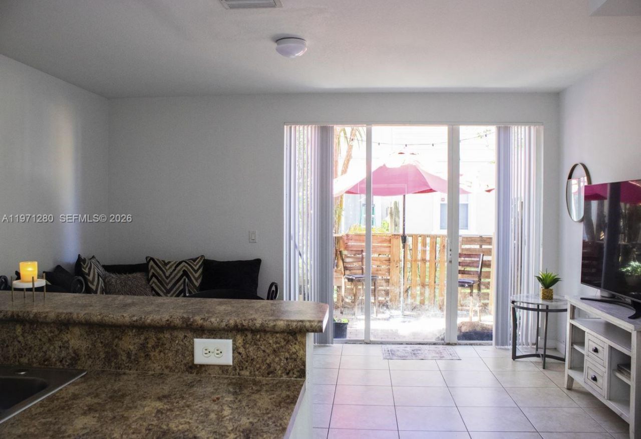 2928 SE 2nd St, Unit 8, Homestead, FL 33033 Photo