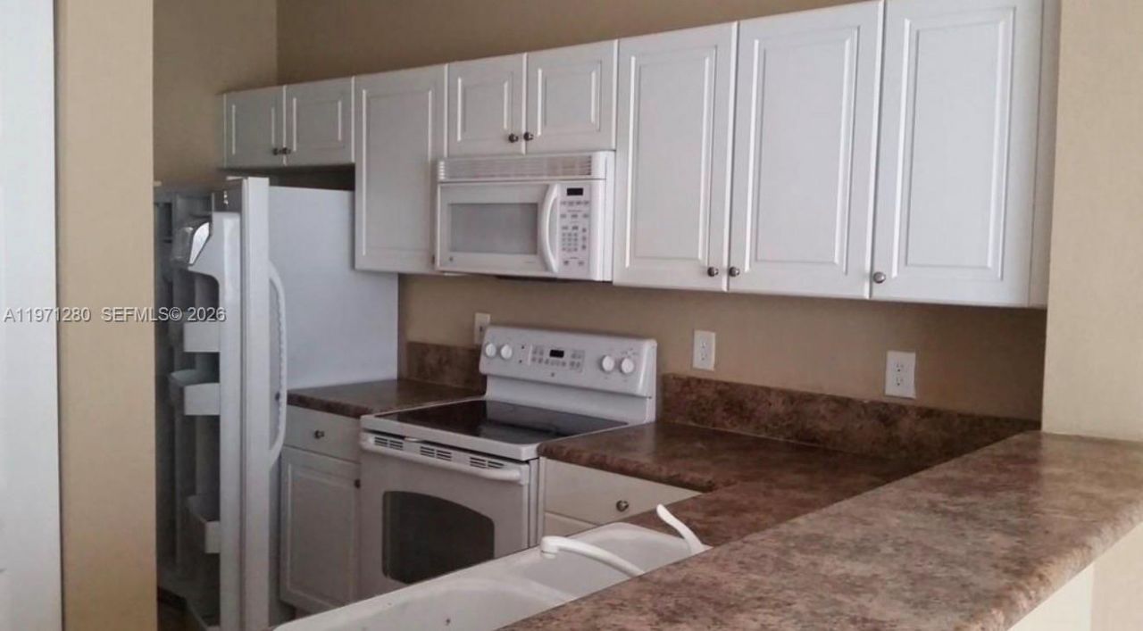 2928 SE 2nd St , Unit 8, Homestead, FL 33033 Photo