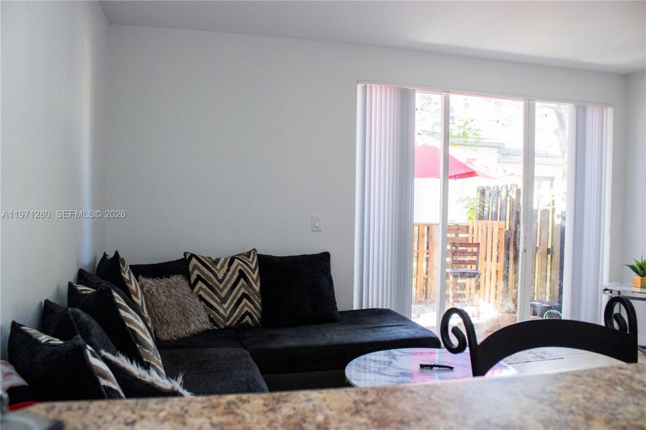 2928 SE 2nd St, Unit 8, Homestead, FL 33033 Photo